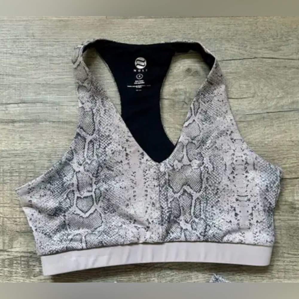 NOLI Snakeskin Sports‎ Bra 🐍💪